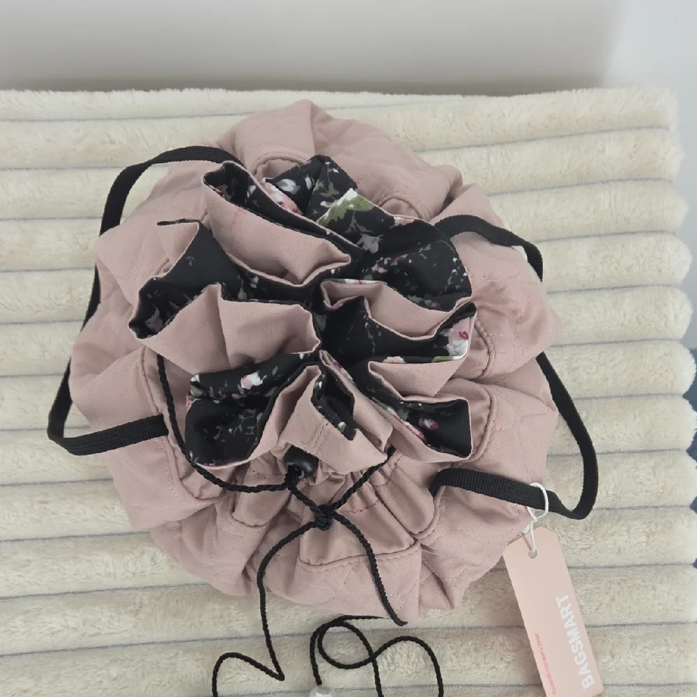 BAGSMART Blush Quilted Drawstring Cosmetic Bag nwt - Picture 3 of 12
